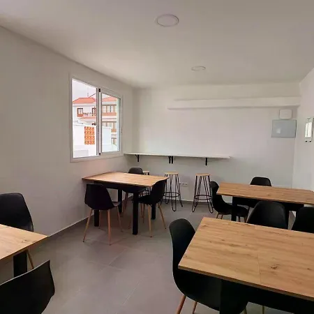 Auberge de jeunesse Canary Campus *